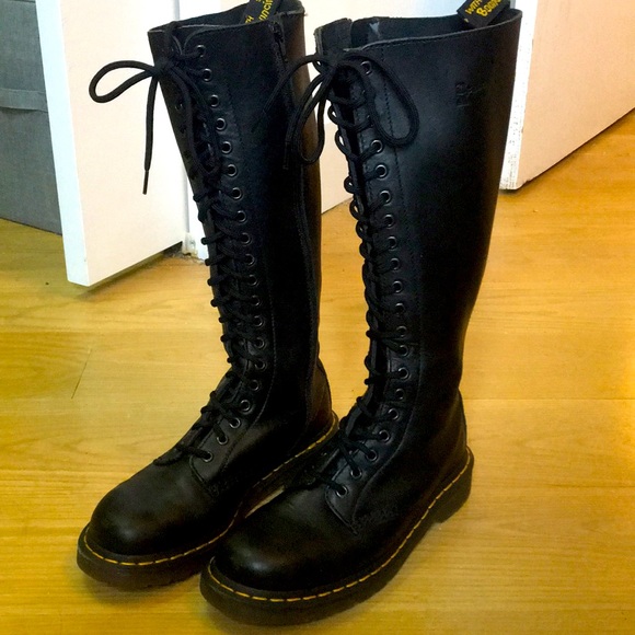 20 eyelet docs